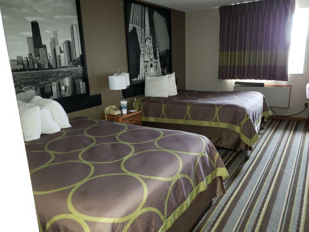 Super 8 By Wyndham Watseka Hotel Ngoại thất bức ảnh