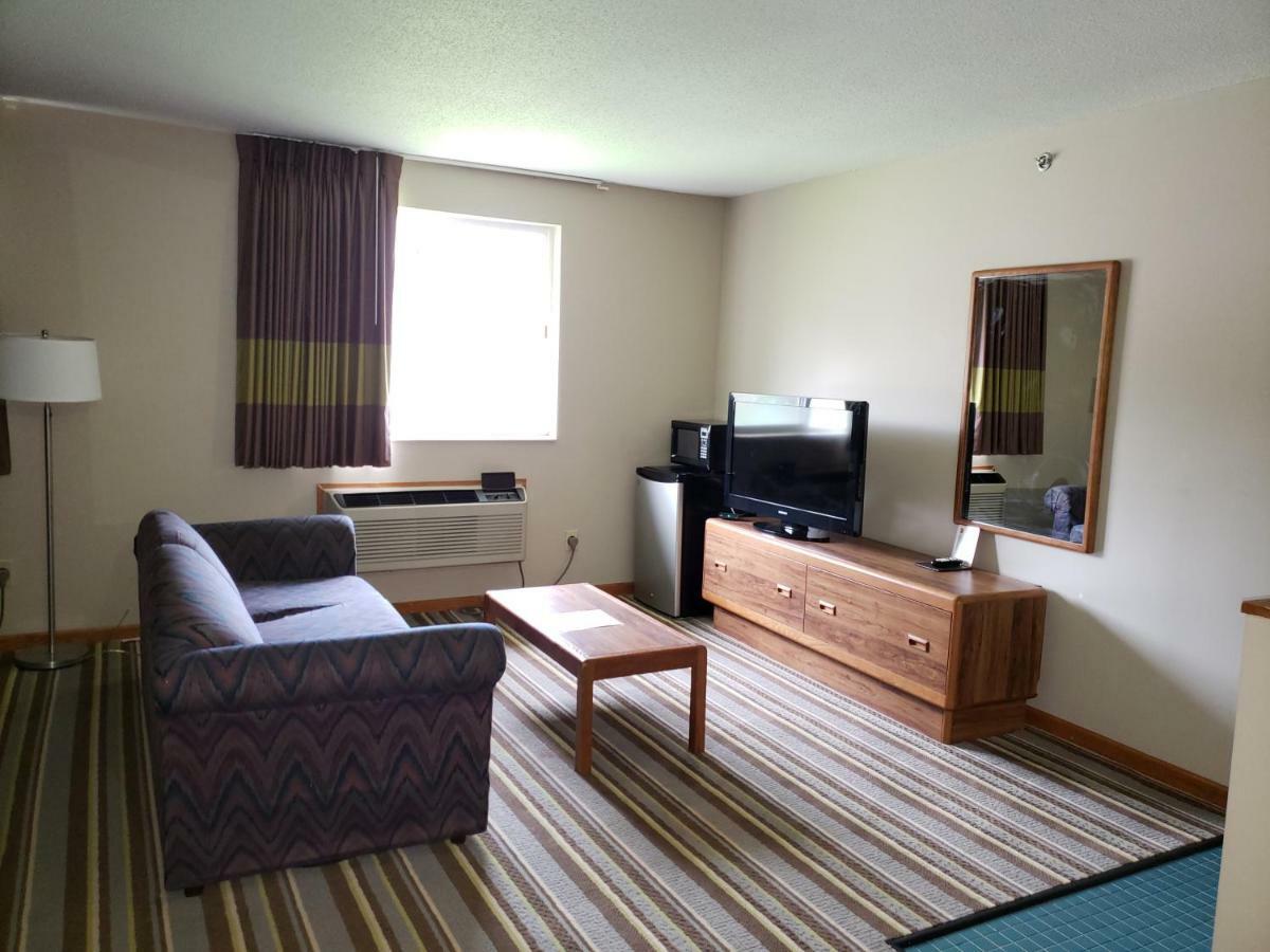 Super 8 By Wyndham Watseka Hotel Ngoại thất bức ảnh