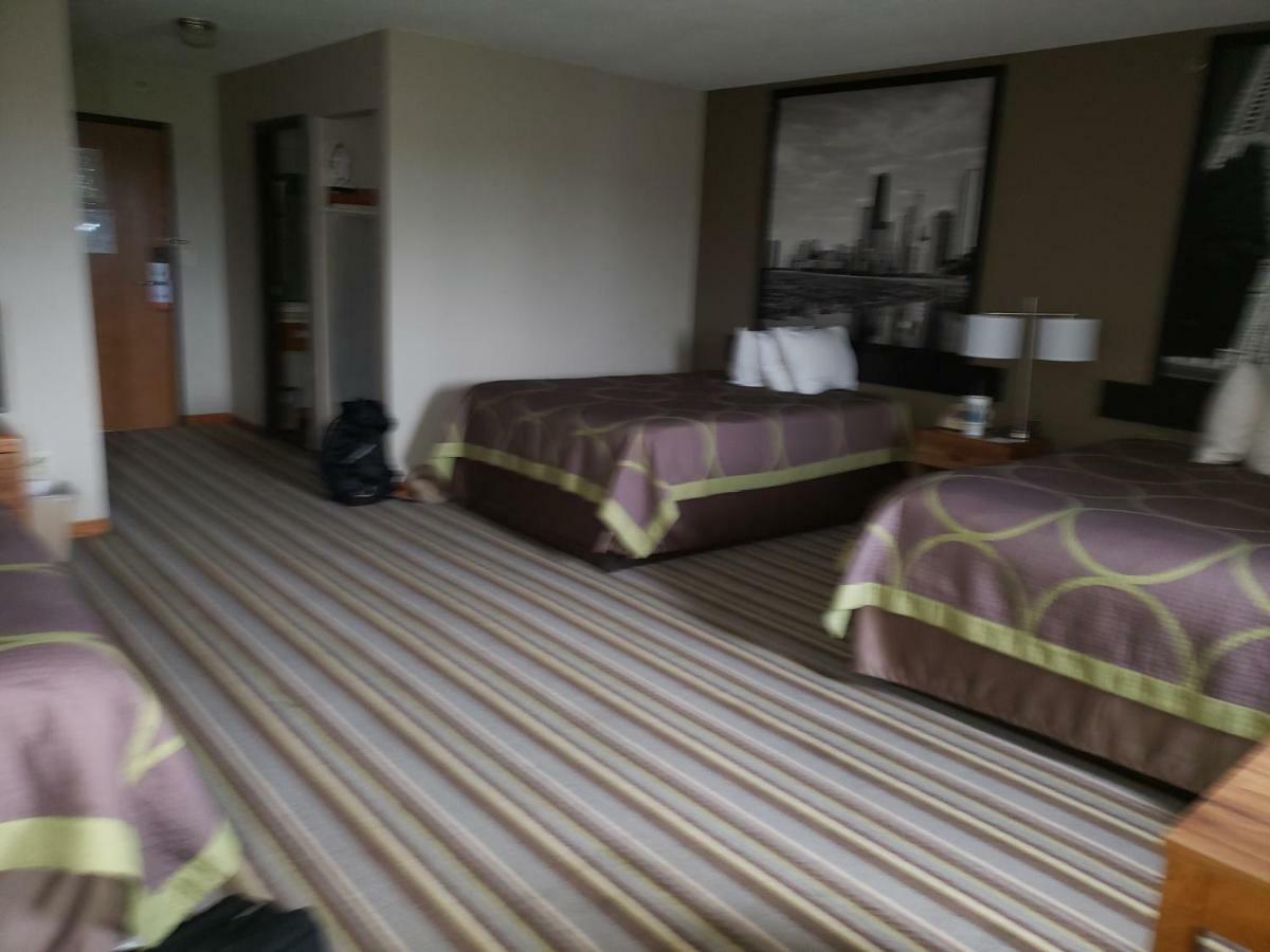 Super 8 By Wyndham Watseka Hotel Ngoại thất bức ảnh